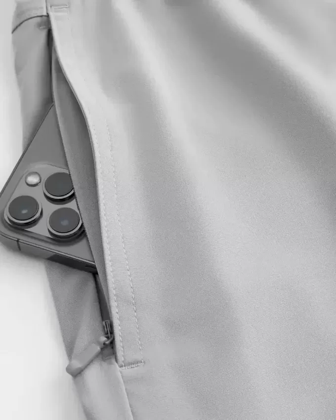 Hybrid-Aktivshorts bis zur Mitte des Oberschenkels Hybrid-Aktivshorts bis zur Mitte des Oberschenkels