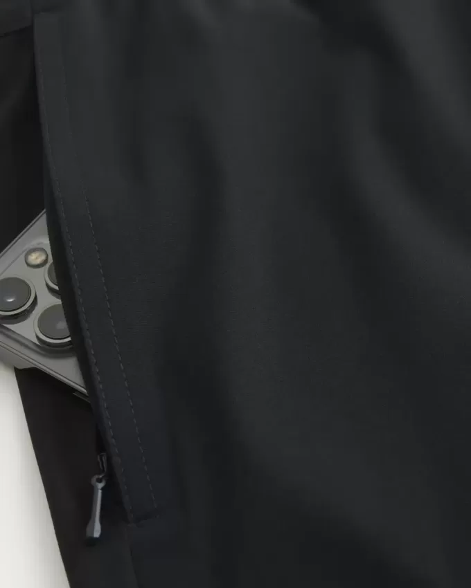 Hybrid-Aktivshorts bis zur Mitte des Oberschenkels Hybrid-Aktivshorts bis zur Mitte des Oberschenkels
