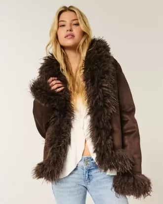Jacke aus Kunstlammfell mit Kunstpelzfutter