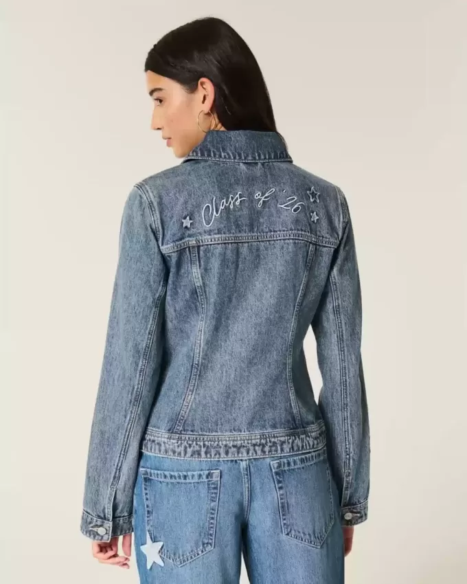 Jeansjacke mit Grafik der Klasse 26 Jeansjacke mit Grafik der Klasse 26