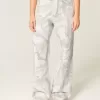 Jogginghose mit weitem Bein und Herztasche im Camouflage-Design Jogginghose mit weitem Bein und Herztasche im Camouflage-Design
