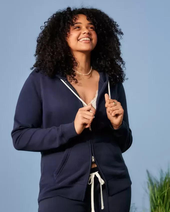 Kapuzenjacke mit Reißverschluss Kapuzenjacke mit Reißverschluss