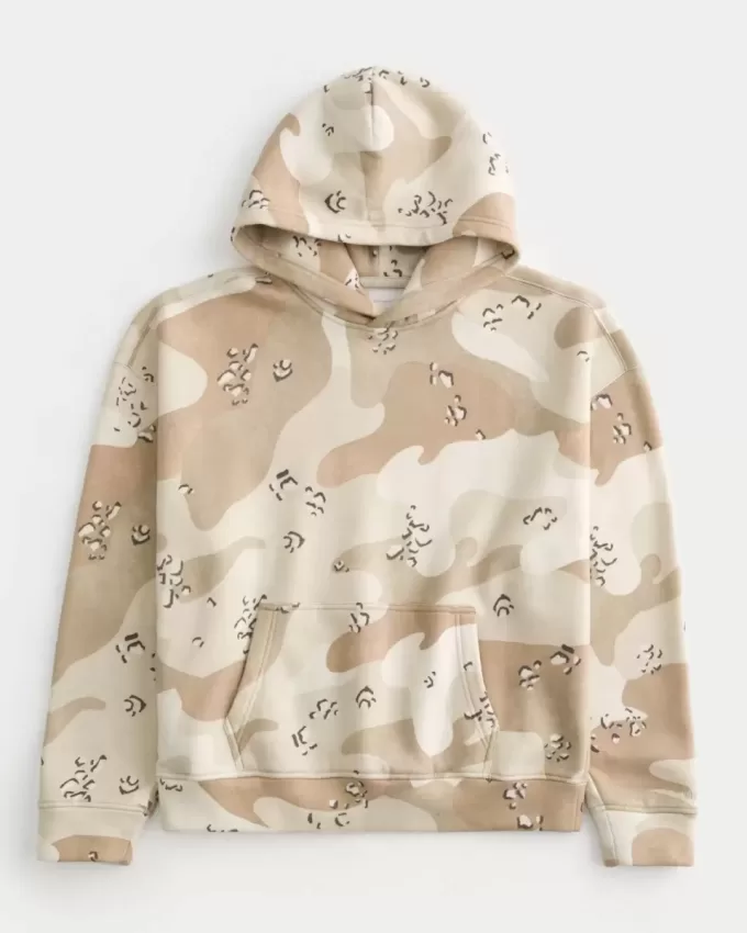 Kastenförmiger Kapuzenpullover mit Camouflage-Muster Kastenförmiger Kapuzenpullover mit Camouflage-Muster