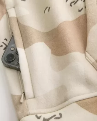 Kastenförmiger Kapuzenpullover mit Camouflage-Muster