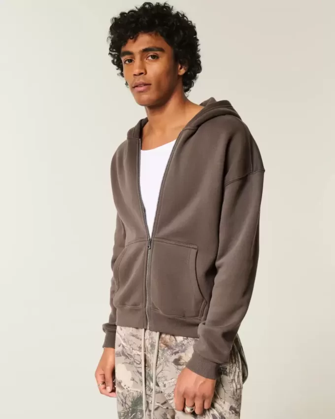 Kastenförmiger Kapuzenpullover mit Reißverschluss Kastenförmiger Kapuzenpullover mit Reißverschluss