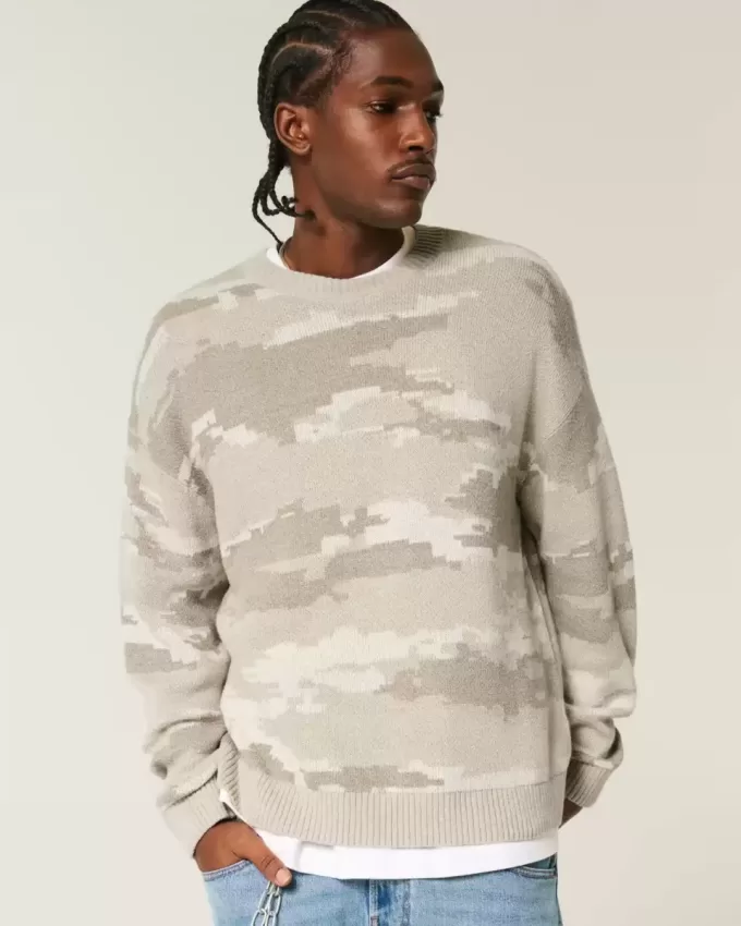 Kastenförmiger Rundhalspullover mit Camouflage-Muster Kastenförmiger Rundhalspullover mit Camouflage-Muster