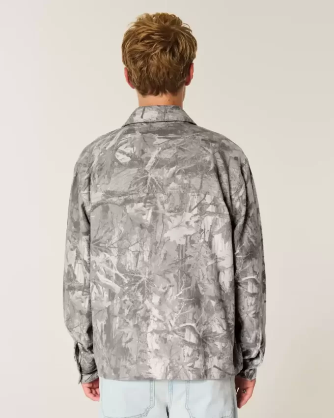 Kastenförmiges Flanellhemd mit Camouflage-Muster Kastenförmiges Flanellhemd mit Camouflage-Muster