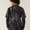 Kastenförmiges, schweres T-Shirt aus Batik-Baumwolle mit Rundhalsausschnitt Kastenförmiges, schweres T-Shirt aus Batik-Baumwolle mit Rundhalsausschnitt