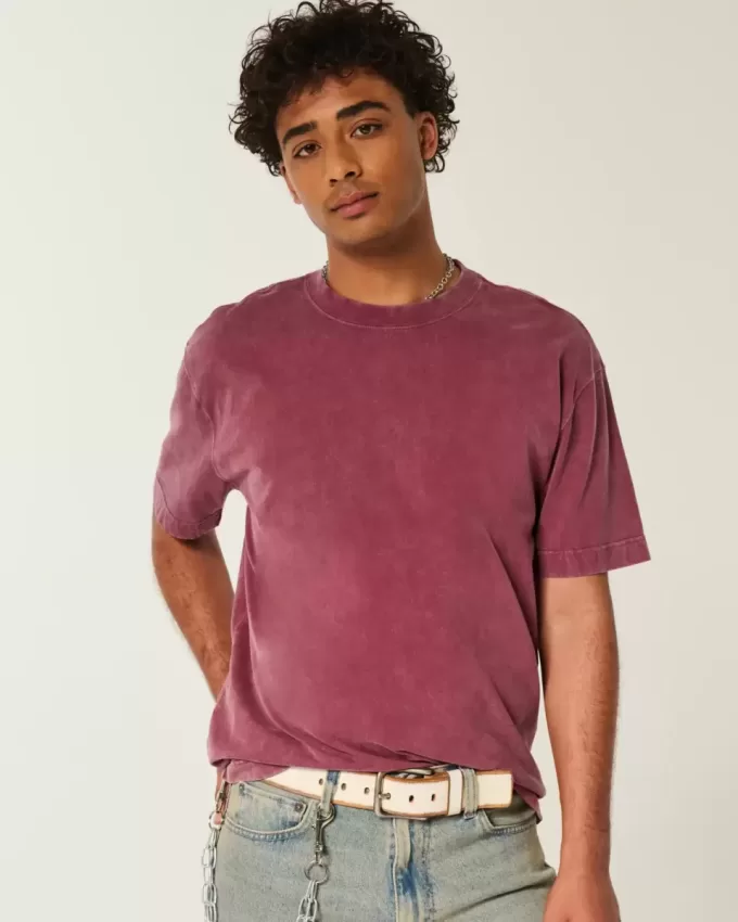 Kastenförmiges, schweres T-Shirt mit Rundhalsausschnitt aus gewaschener Baumwolle Kastenförmiges, schweres T-Shirt mit Rundhalsausschnitt aus gewaschener Baumwolle
