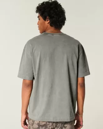 Kastenförmiges, schweres T-Shirt mit Rundhalsausschnitt aus gewaschener Baumwolle Kastenförmiges, schweres T-Shirt mit Rundhalsausschnitt aus gewaschener Baumwolle