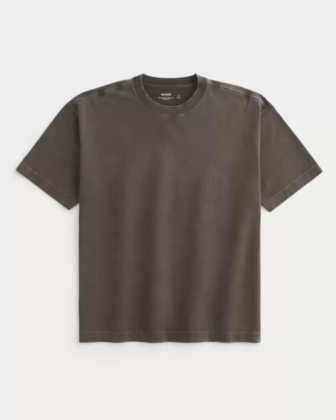 Kastenförmiges, schweres T-Shirt mit Rundhalsausschnitt aus gewaschener Baumwolle Kastenförmiges, schweres T-Shirt mit Rundhalsausschnitt aus gewaschener Baumwolle