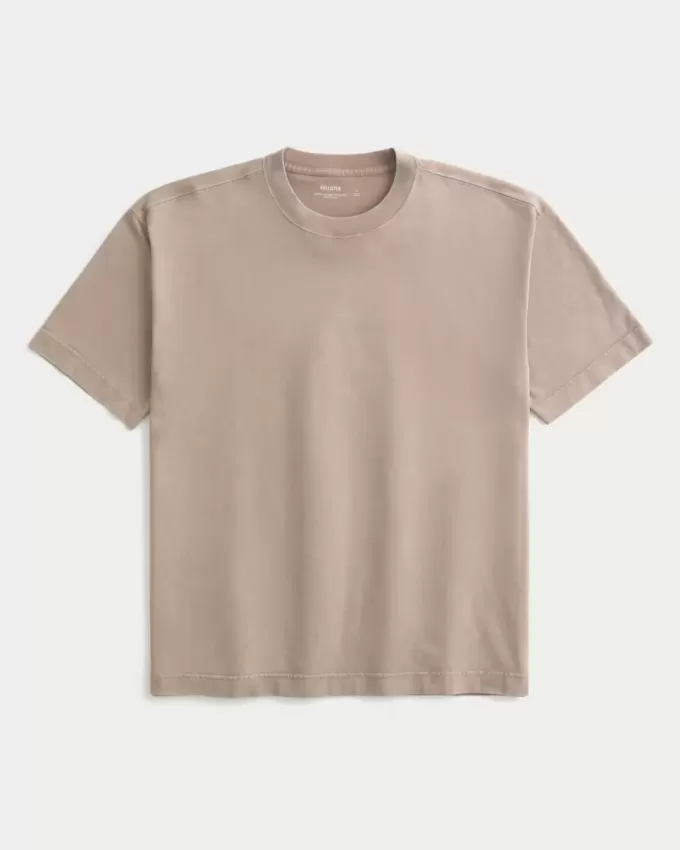 Kastenförmiges, schweres T-Shirt mit Rundhalsausschnitt aus gewaschener Baumwolle Kastenförmiges, schweres T-Shirt mit Rundhalsausschnitt aus gewaschener Baumwolle