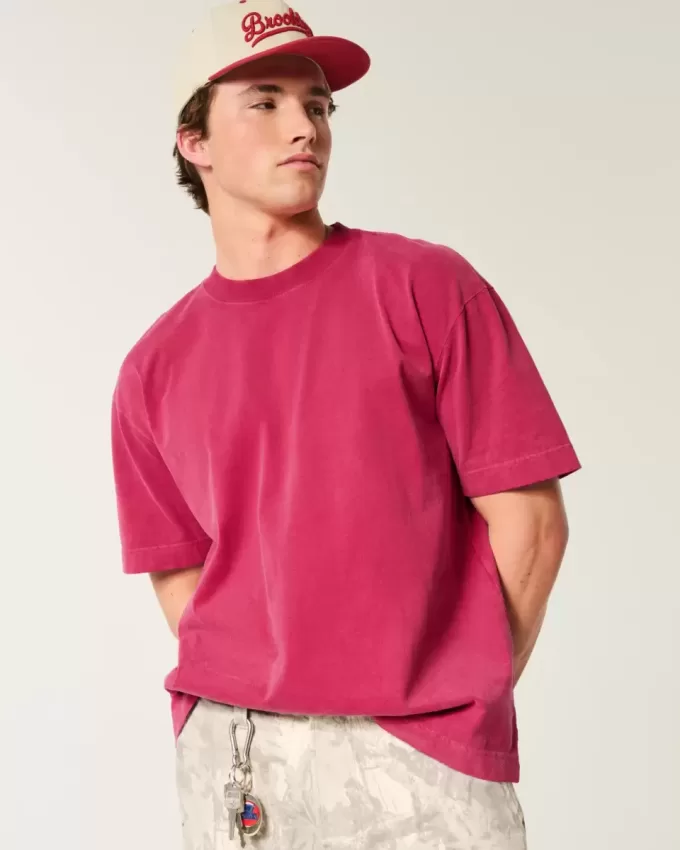 Kastiges, schweres, gewaschenes T-Shirt mit Rundhalsausschnitt Kastiges, schweres, gewaschenes T-Shirt mit Rundhalsausschnitt