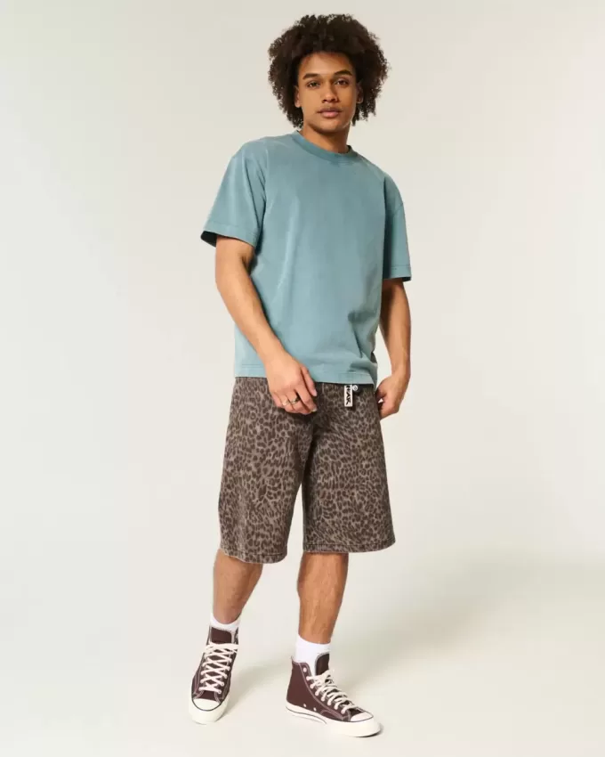 Kastiges, schweres, gewaschenes T-Shirt mit Rundhalsausschnitt Kastiges, schweres, gewaschenes T-Shirt mit Rundhalsausschnitt