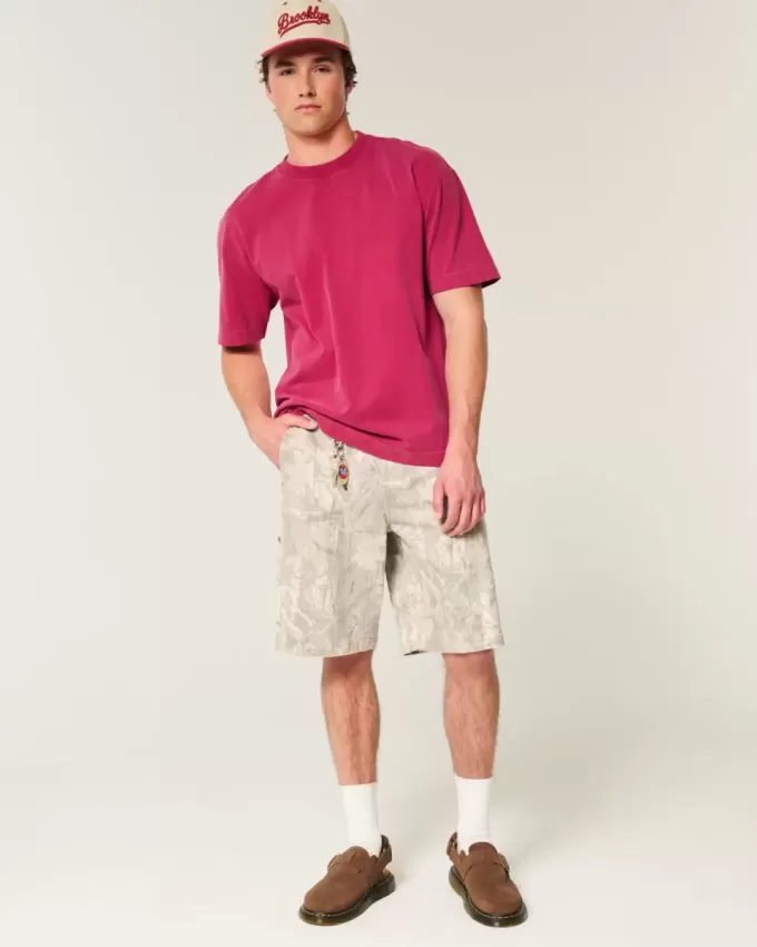 Kastiges, schweres, gewaschenes T-Shirt mit Rundhalsausschnitt Kastiges, schweres, gewaschenes T-Shirt mit Rundhalsausschnitt