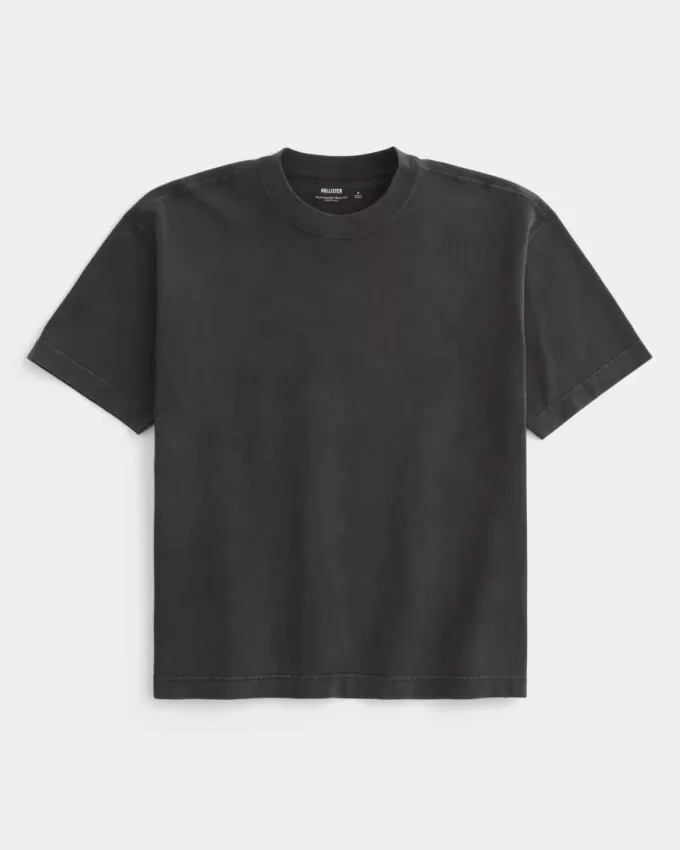 Kastiges, schweres, gewaschenes T-Shirt mit Rundhalsausschnitt Kastiges, schweres, gewaschenes T-Shirt mit Rundhalsausschnitt