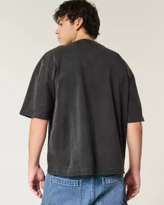 Kastiges, schweres, kurzes T-Shirt mit Rundhalsausschnitt Kastiges, schweres, kurzes T-Shirt mit Rundhalsausschnitt