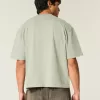 Kastiges, schweres, kurzes T-Shirt mit Rundhalsausschnitt Kastiges, schweres, kurzes T-Shirt mit Rundhalsausschnitt