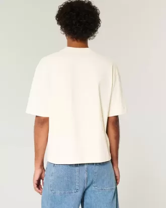 Kastiges, schweres, kurzes T-Shirt mit Rundhalsausschnitt Kastiges, schweres, kurzes T-Shirt mit Rundhalsausschnitt
