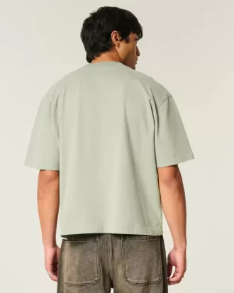 Kastiges, schweres, kurzes T-Shirt mit Rundhalsausschnitt Kastiges, schweres, kurzes T-Shirt mit Rundhalsausschnitt
