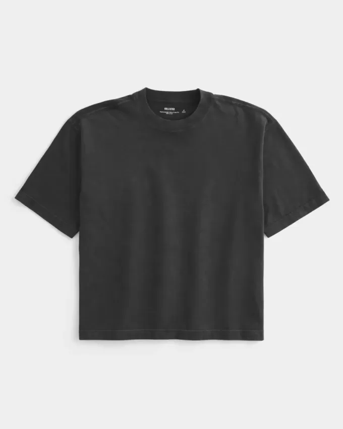 Kastiges, schweres, kurzes T-Shirt mit Rundhalsausschnitt Kastiges, schweres, kurzes T-Shirt mit Rundhalsausschnitt