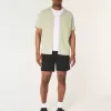 Kühlende Flat-Front-Shorts 7″