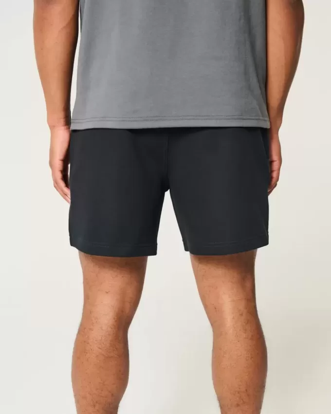 Kühlende Fleece-Shorts bis zur Mitte des Oberschenkels Kühlende Fleece-Shorts bis zur Mitte des Oberschenkels