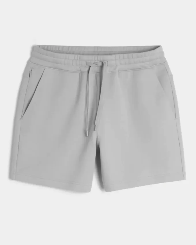 Kühlende Fleece-Shorts bis zur Mitte des Oberschenkels Kühlende Fleece-Shorts bis zur Mitte des Oberschenkels
