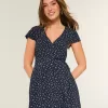 Kurzärmeliges Wickelkleid Kurzärmeliges Wickelkleid