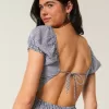 Kurzärmliges Maxikleid mit offenem Rücken