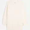Kuscheliges Pulloverkleid mit Zopfmuster Kuscheliges Pulloverkleid mit Zopfmuster