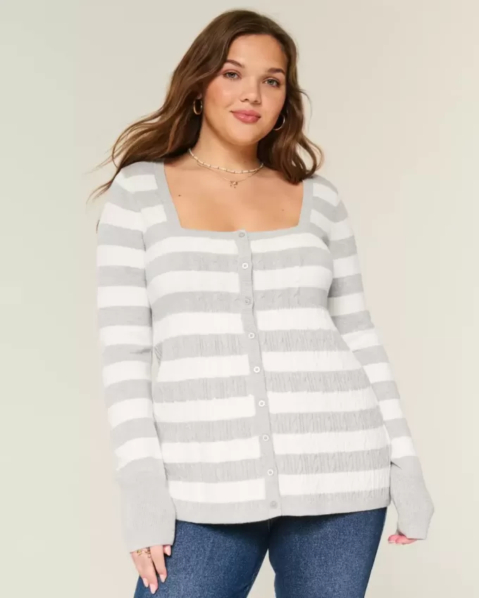 Langärmliger Babydoll-Pullover mit eckigem Ausschnitt Langärmliger Babydoll-Pullover mit eckigem Ausschnitt