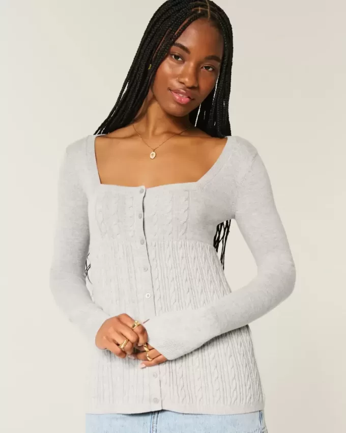 Langärmliger Babydoll-Pullover mit eckigem Ausschnitt Langärmliger Babydoll-Pullover mit eckigem Ausschnitt
