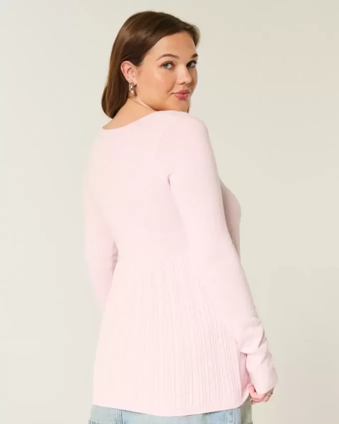 Langärmliger Babydoll-Pullover mit eckigem Ausschnitt Langärmliger Babydoll-Pullover mit eckigem Ausschnitt