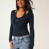 Langärmliger Neckholder-Pullover mit Bindeband