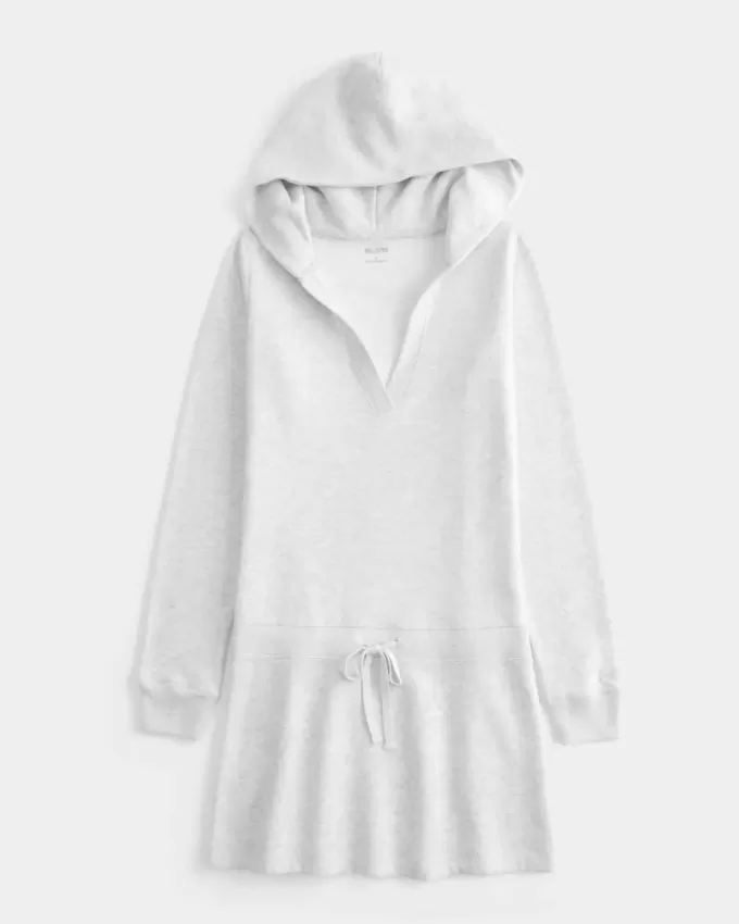 Langärmliges Fleecekleid mit Kapuze Langärmliges Fleecekleid mit Kapuze