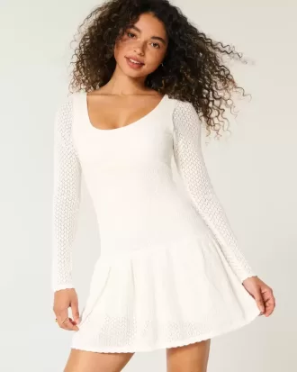 Langärmliges Mini-Skaterkleid im Häkelstil