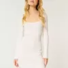 Langärmliges Pulloverkleid mit Cinch-Bust und offenem Rücken