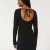 Langärmliges Pulloverkleid mit Cinch-Bust und offenem Rücken