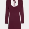 Langärmliges Pulloverkleid mit Cinch-Bust und offenem Rücken