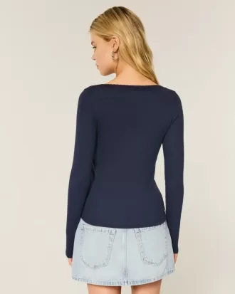 Langärmliges Top mit Spitzenbesatz Langärmliges Top mit Spitzenbesatz