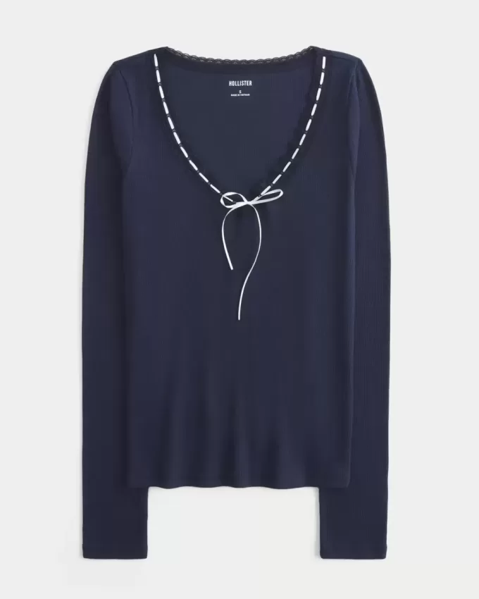 Langärmliges Top mit Spitzenbesatz Langärmliges Top mit Spitzenbesatz