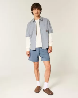 Lockere Fleece-Shorts bis zur Mitte des Oberschenkels