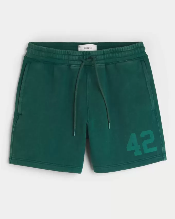 Lockere Fleece-Shorts mit Grafik bis zur Mitte des Oberschenkels Lockere Fleece-Shorts mit Grafik bis zur Mitte des Oberschenkels
