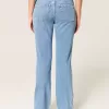 Lockere, gerade geschnittene Jeans mit niedrigem Bund und mittlerer Waschung Lockere, gerade geschnittene Jeans mit niedrigem Bund und mittlerer Waschung