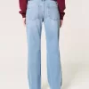 Lockere, gerade geschnittene Jeans mit niedrigem Bund und mittlerer Waschung Lockere, gerade geschnittene Jeans mit niedrigem Bund und mittlerer Waschung