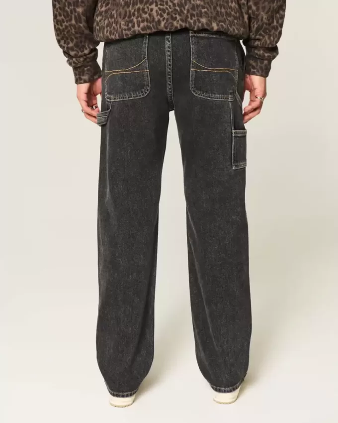 Lockere Painter-Jeans in verwaschenem Schwarz Lockere Painter-Jeans in verwaschenem Schwarz