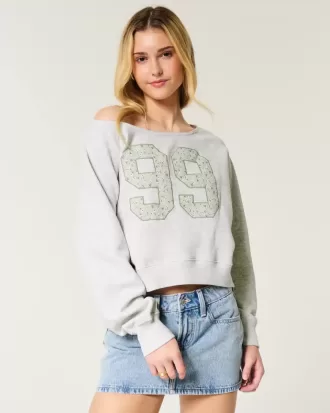 Lockeres, schulterfreies Sweatshirt mit Rundhalsausschnitt und Zahlengrafik