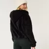 Lockige Kunstpelzjacke mit Reißverschluss Lockige Kunstpelzjacke mit Reißverschluss