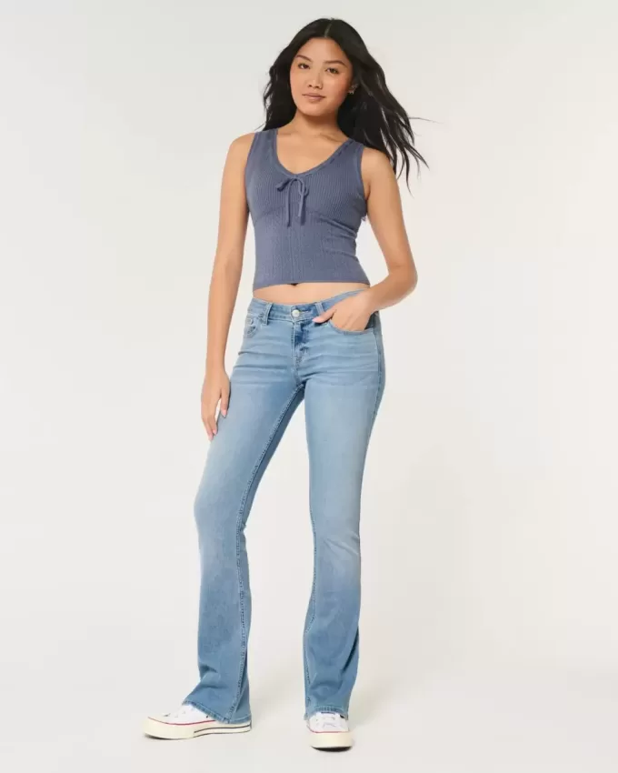 Low-Rise Boot-Jeans in heller Waschung Low-Rise Boot-Jeans in heller Waschung